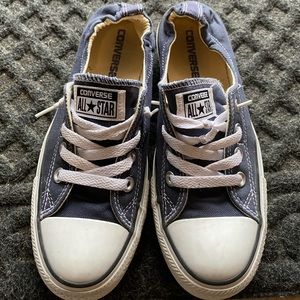 Like new navy converse
